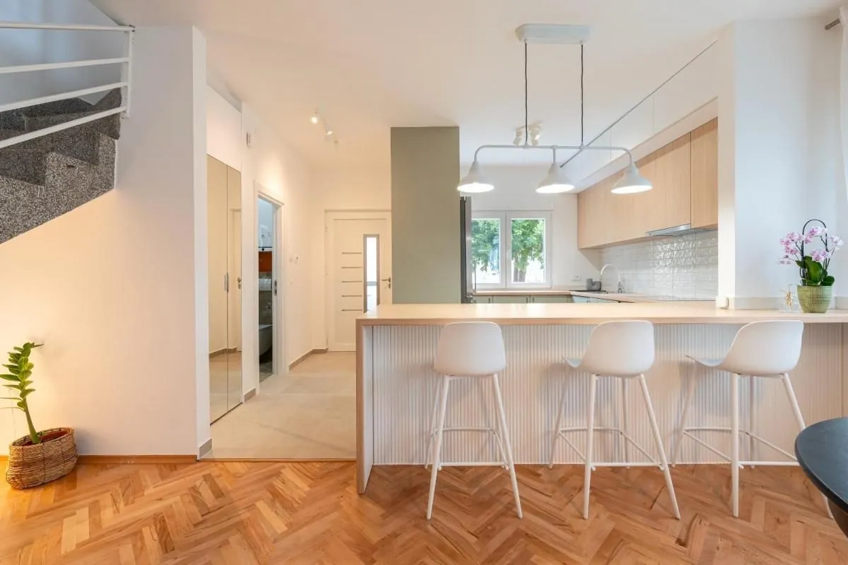 Rent, apartment, 100m², Dalmatinska ulica, Podgorica