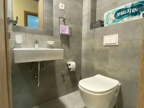 Izdavanje, dvosoban stan, 70m², Master Kvart, Podgorica - image 8