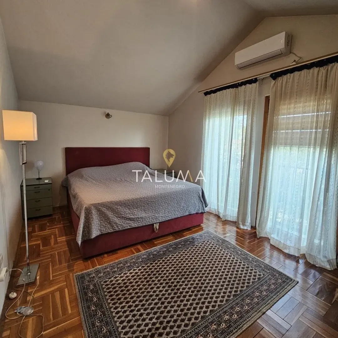 Izdavanje, kuća, 300m², Masline, Podgorica
