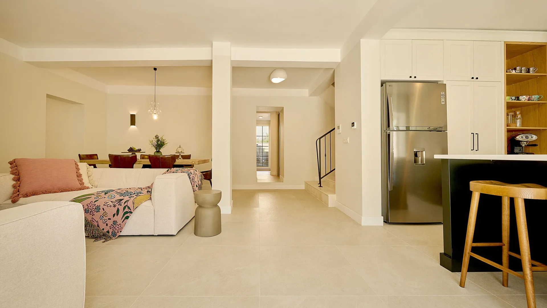 Izdavanje, kuća, 200m², Dobrota, Kotor