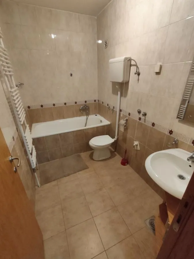 Prodaja, četvorosoban stan, 103m², Nova Detelinara, Novi Sad Sve Podlokacije