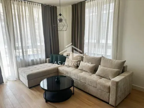 Izdavanje, trosoban stan, 77m², Savski Venac, Beograd - image 2