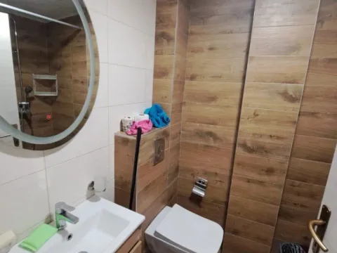 Izdavanje, dvosoban stan, 60m², Centar, Podgorica - image 5