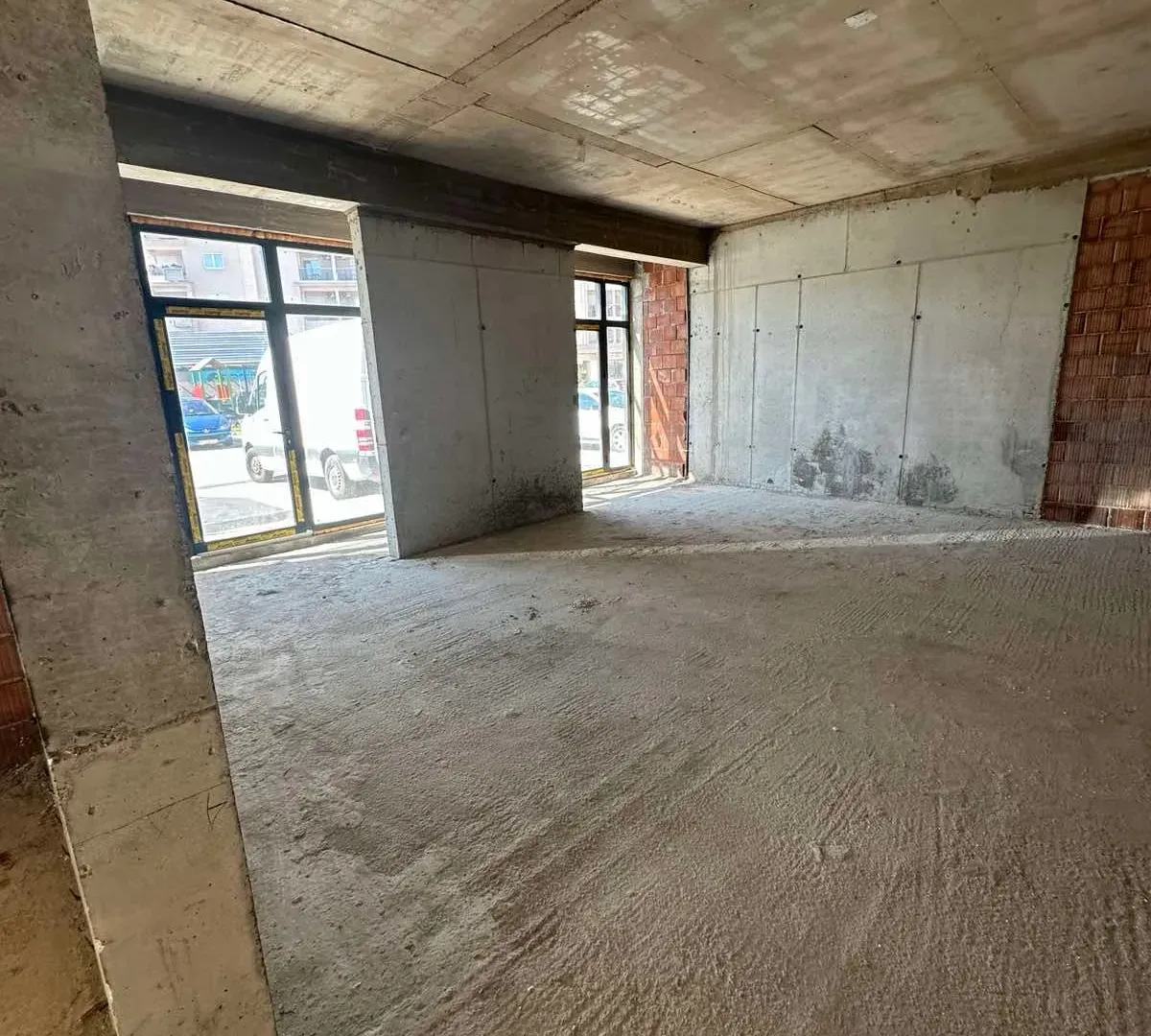 Izdavanje, poslovni prostor, 200m², Stari Aerodrom, Podgorica