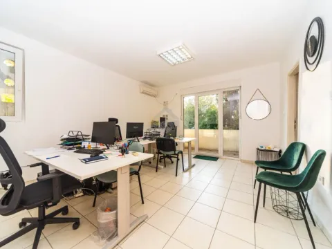 Prodaja, poslovni prostor, 47m², Preko Morače, Podgorica