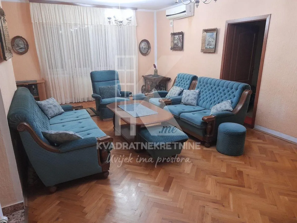 Prodaja, kuća, 190m², Konik, Podgorica