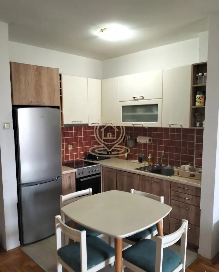 Prodaja, dvosoban stan, 41m², Adamovićevo Naselje, Novi Sad Sve Podlokacije