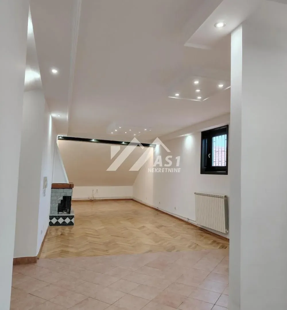 Sale, office space, 260m², Centar, Novi Sad