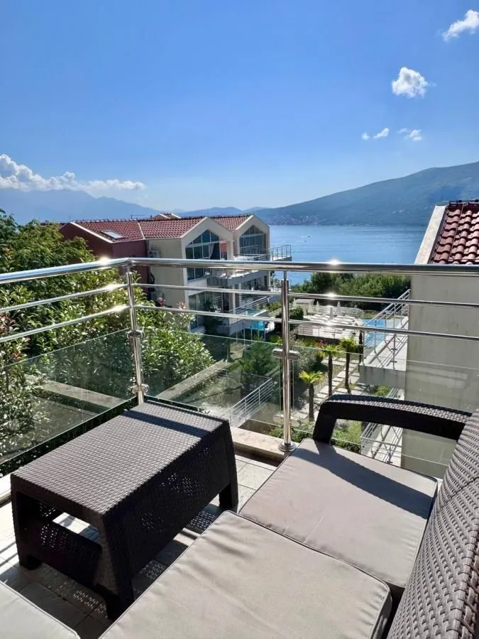 Prodaja, jednosoban stan, 63m², Đenovići, Herceg Novi