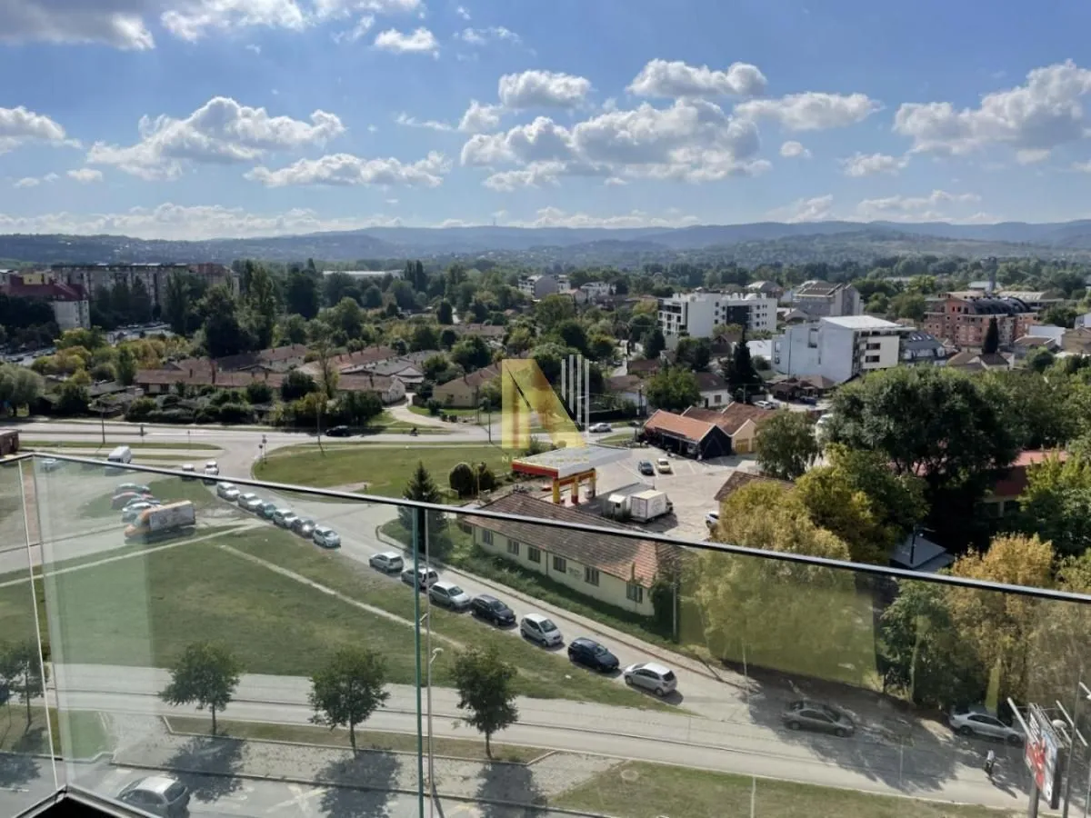 Pogled sa terase na grad i okolinu.