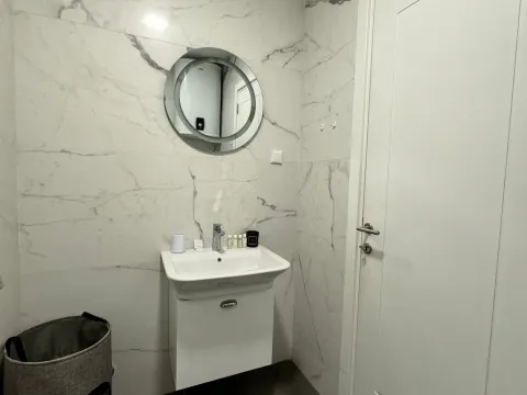 Izdavanje, jednosoban stan, 50m², Bečići, Budva - image 12