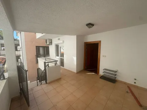 Prodaja, četvorosoban stan, 176m², Petrovac, Budva - image 13