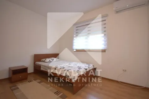Rent, house, 200m², Dalmatinska ulica, Podgorica - image 10