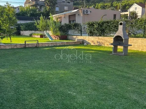 Rent, house, 220m², Tivat, Crna Gora - image 2