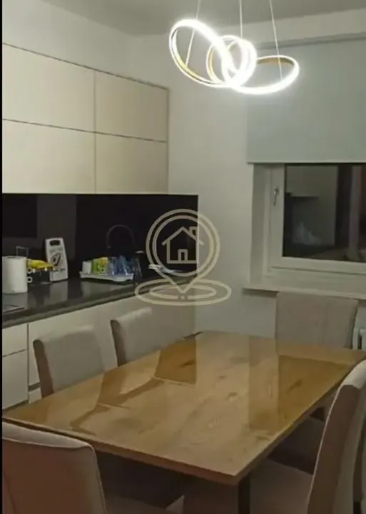 Izdavanje, trosoban stan, 99m², Centar, Kragujevac