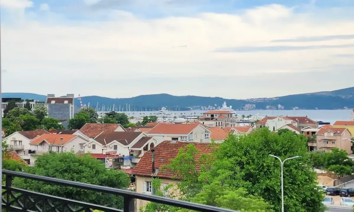 Prodaja, stan, 92m², Tivat, Crna Gora