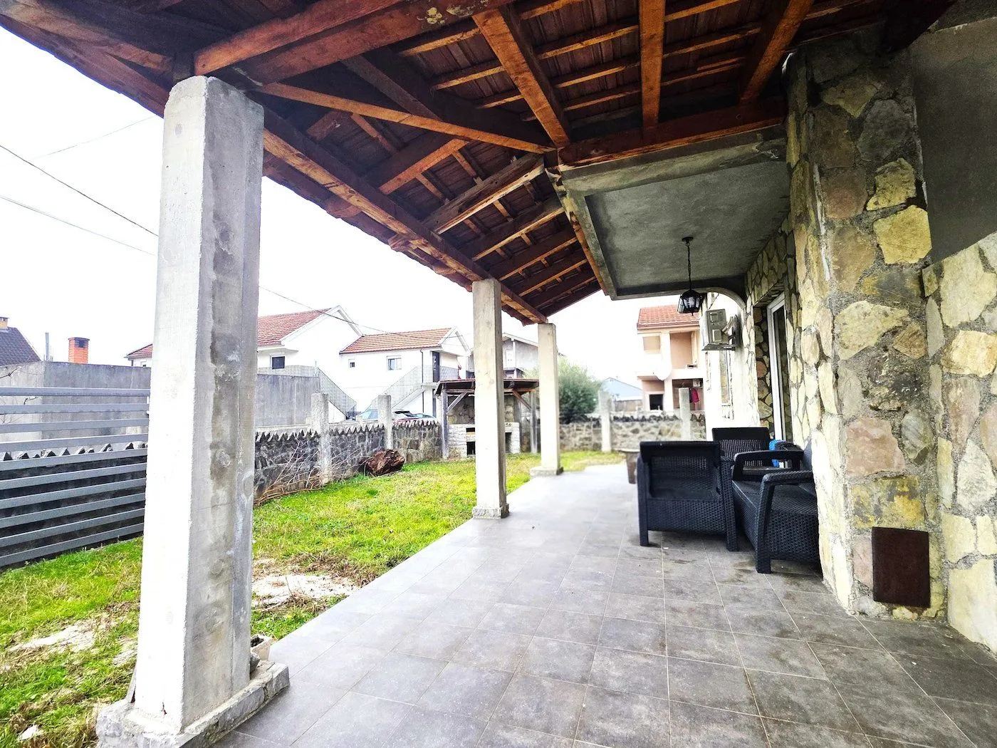 Rent, house, 168m², Murtovina, Podgorica