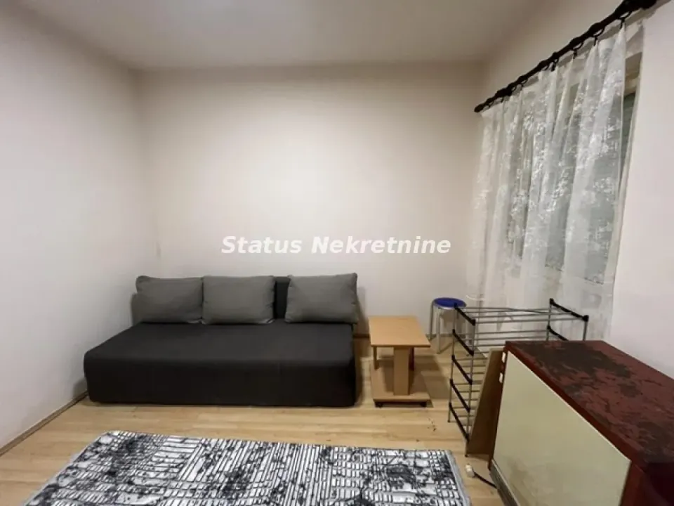 Izdavanje, garsonjera, 18m², Centar, Novi Sad