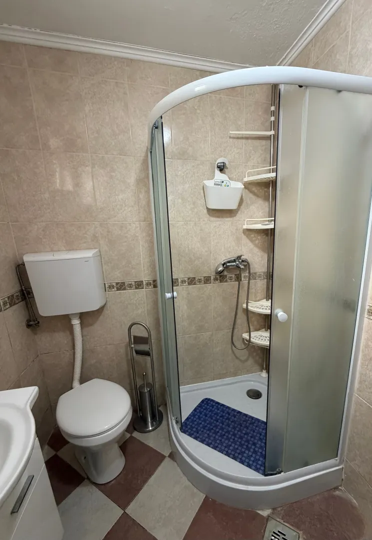 Stan-na-dan, dvosoban stan, 75m², Škaljari, Kotor
