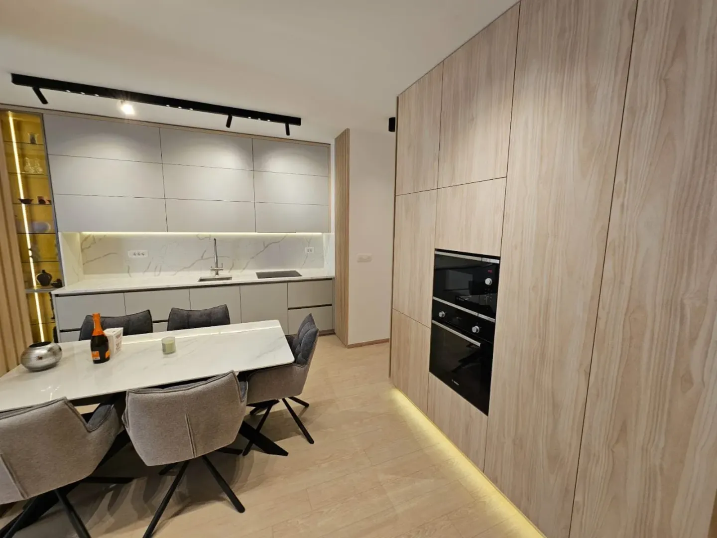 Prodaja, četvorosoban stan, 86m², Budva, Crna Gora
