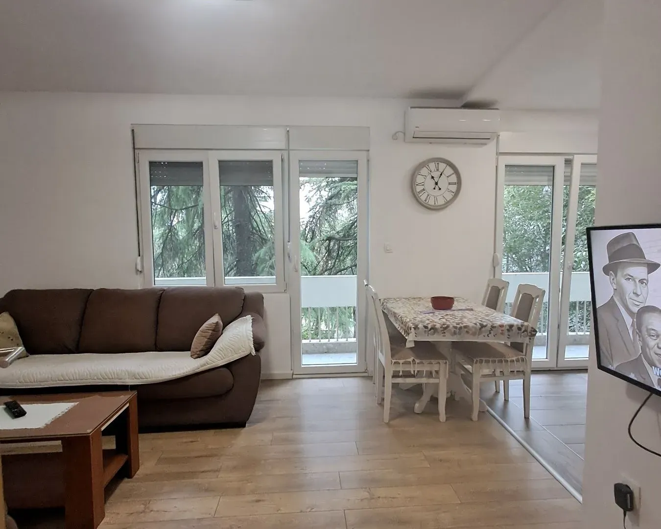Izdavanje, dvosoban stan, 68m², Gintaš, Podgorica