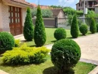 Izdavanje, kuća, 250m², Tološi, Podgorica - image 3