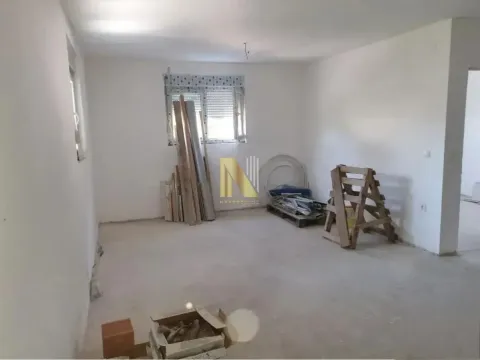 Sale, three bedroom apartment, 66m², Resnik, Beograd