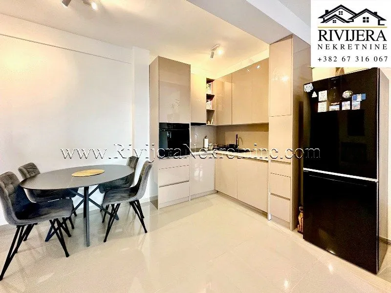 Prodaja, jednosoban stan, 53m², Dobrota, Kotor
