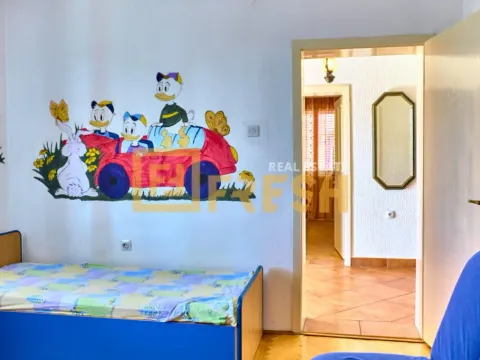 Prodaja, kuća, 180m², Tološi, Podgorica - image 9