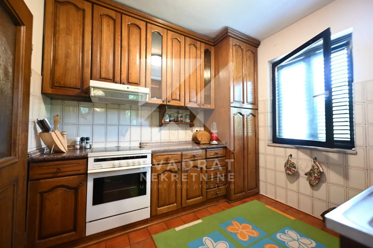 Sale, house, 280m², Masline, Podgorica