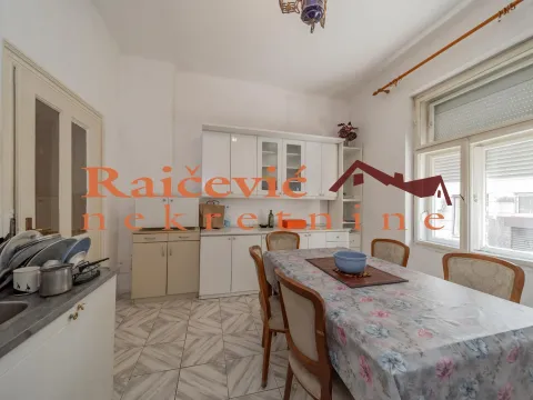 Rent, two bedroom apartment, 80m², Cvetni Trg, Vračar Sve Podlokacije - image 16
