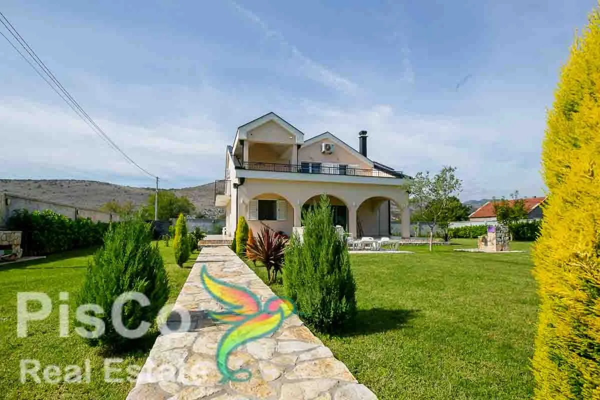 Izdavanje, kuća, 170m², Podgorica, Crna Gora