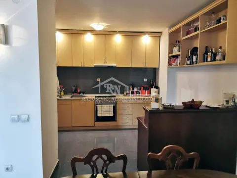 Sale, four bedroom apartment, 158m², Čukarica, Beograd - image 8