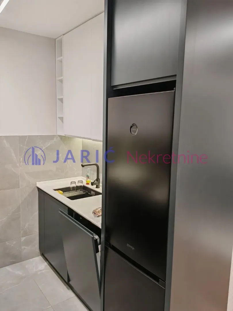 Izdavanje, dvosoban stan, 61m², Novi Beograd Blok 65, Novi Beograd Sve Podlokacije