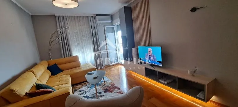 Izdavanje, jednosoban stan, 53m², Pobrežje, Podgorica