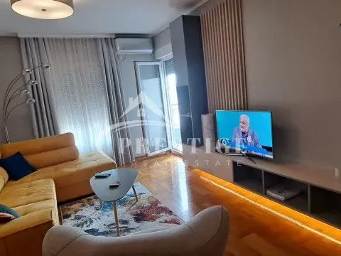 Izdavanje, jednosoban stan, 53m², Pobrežje, Podgorica - image 4