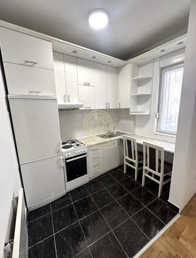 Izdavanje, dvosoban stan, 46m², Sajmište, Novi Sad