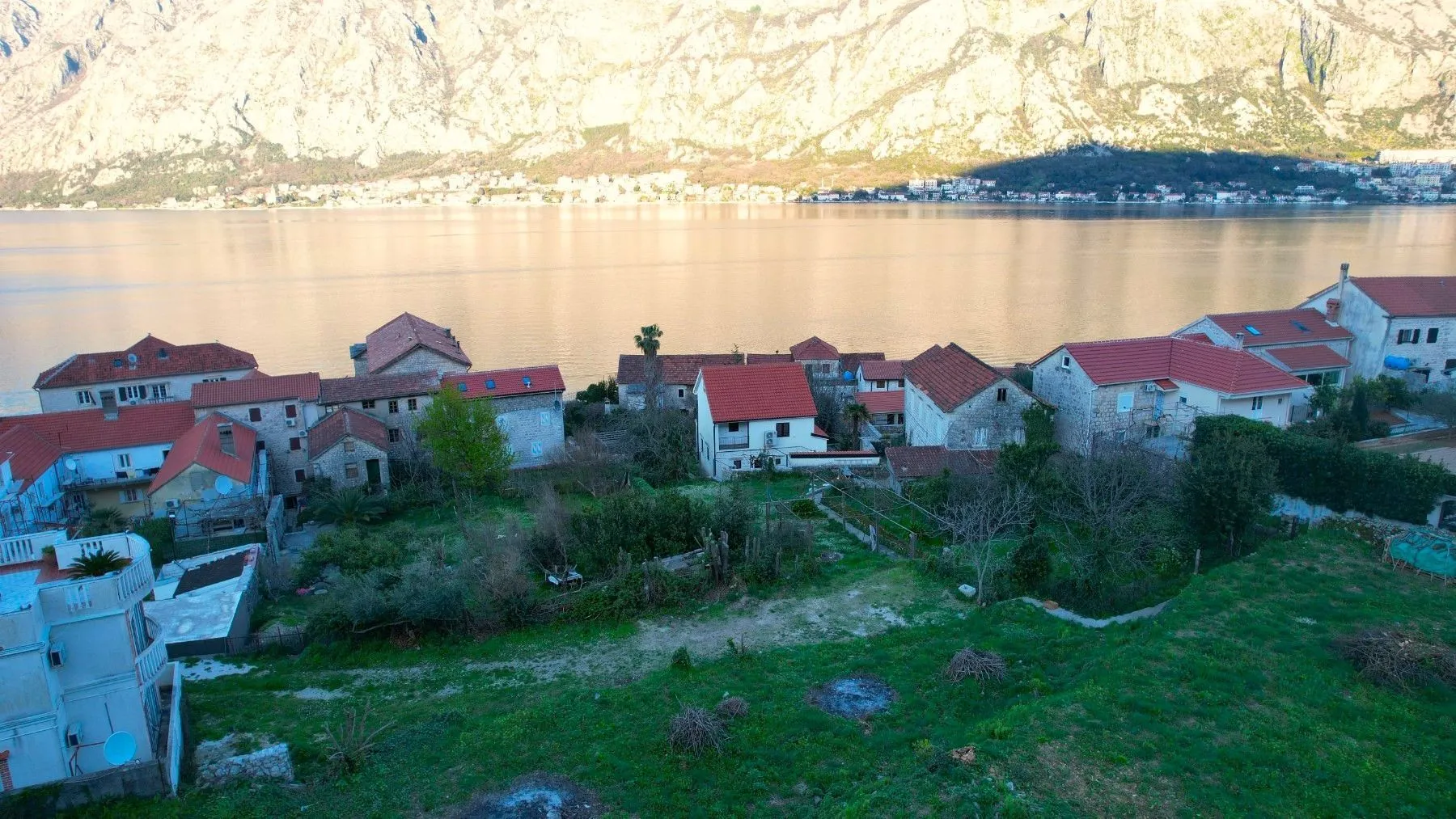 Prodaja, plac, 640m², Prčanj, Kotor