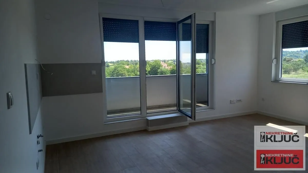 Prodaja, četvorosoban stan, 70m², Sremska Kamenica, Petrovaradin