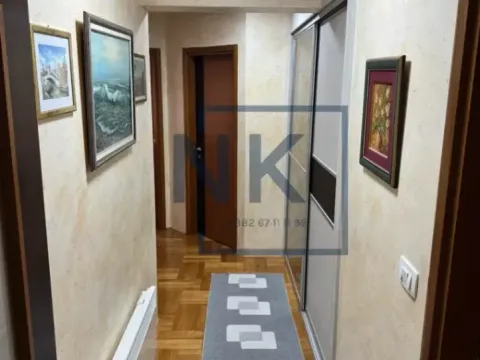 Prodaja, trosoban stan, 87m², Stari Aerodrom, Podgorica - image 11