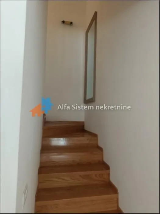 Izdavanje, trosoban stan, 77m², Autokomanda, Voždovac Sve Podlokacije