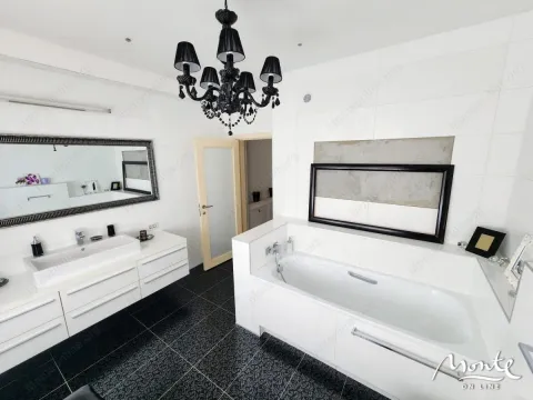 Prodaja, kuća, 393m², Budva, Crna Gora - image 27