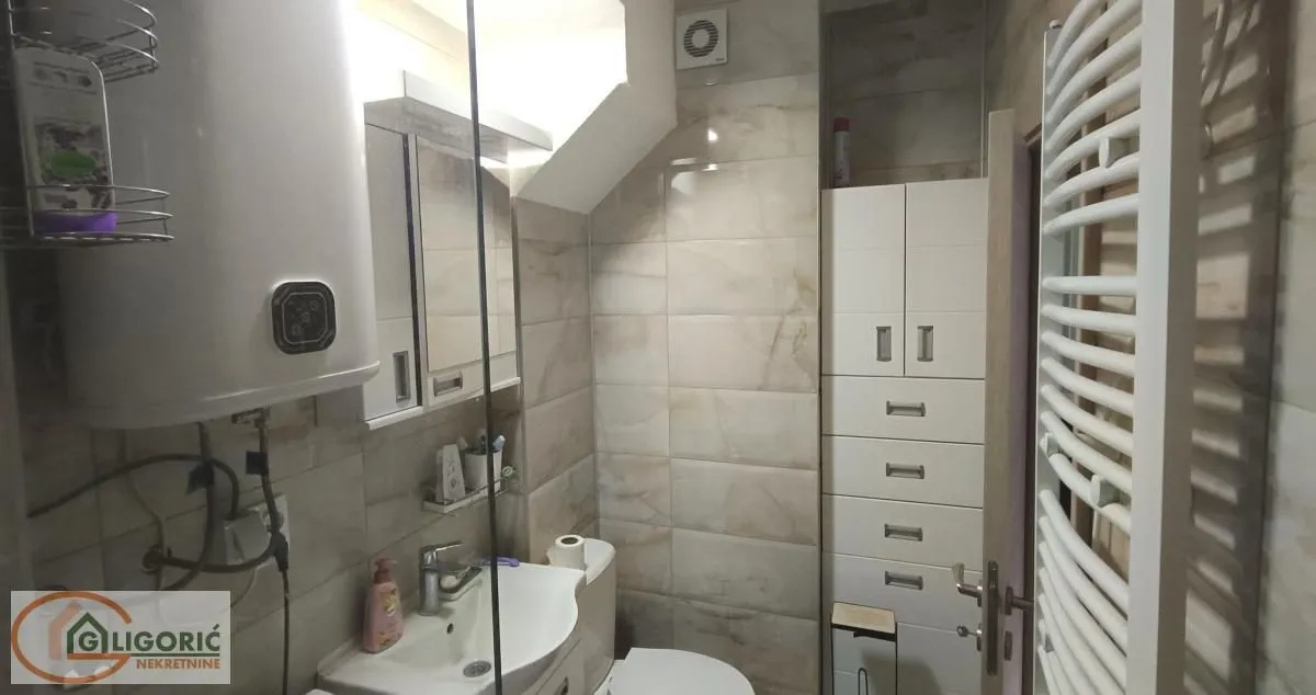 Prodaja, dvosoban stan, 52m², Karaburma, Palilula Sve Podlokacije