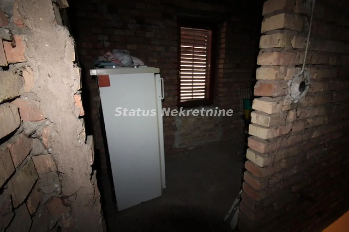 Prodaja, kuća, 416m², Sremska Mitrovica, Srbija