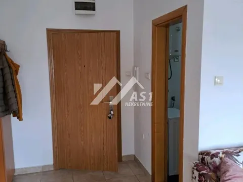 Izdavanje, stan, 25m², Bulevar Evrope, Novi Sad Sve Podlokacije - image 3