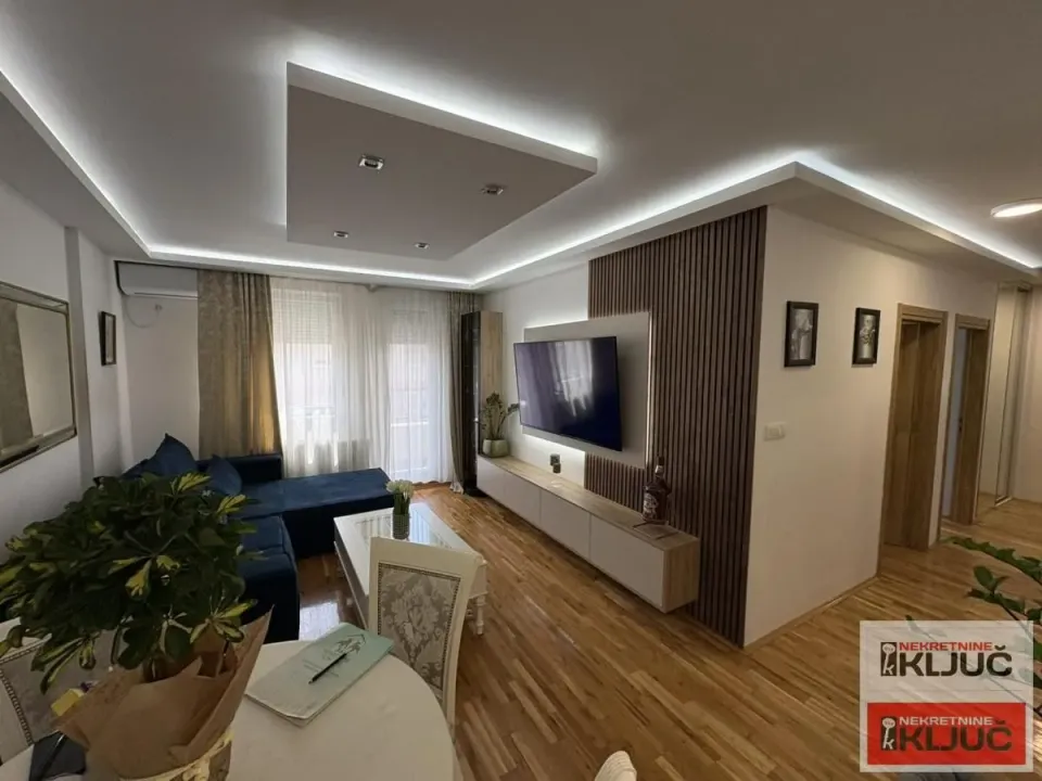 Sale, three bedroom apartment, 57m², Salajka, Novi Sad Sve Podlokacije