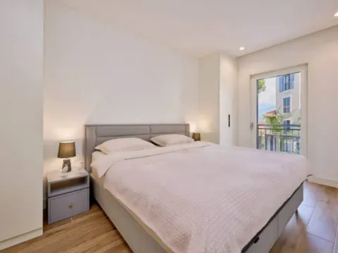 Izdavanje, dvosoban stan, 95m², Luštica Bay, Tivat - image 3