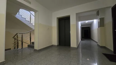 Prodaja, trosoban stan, 90m², Blok 9, Podgorica - image 16