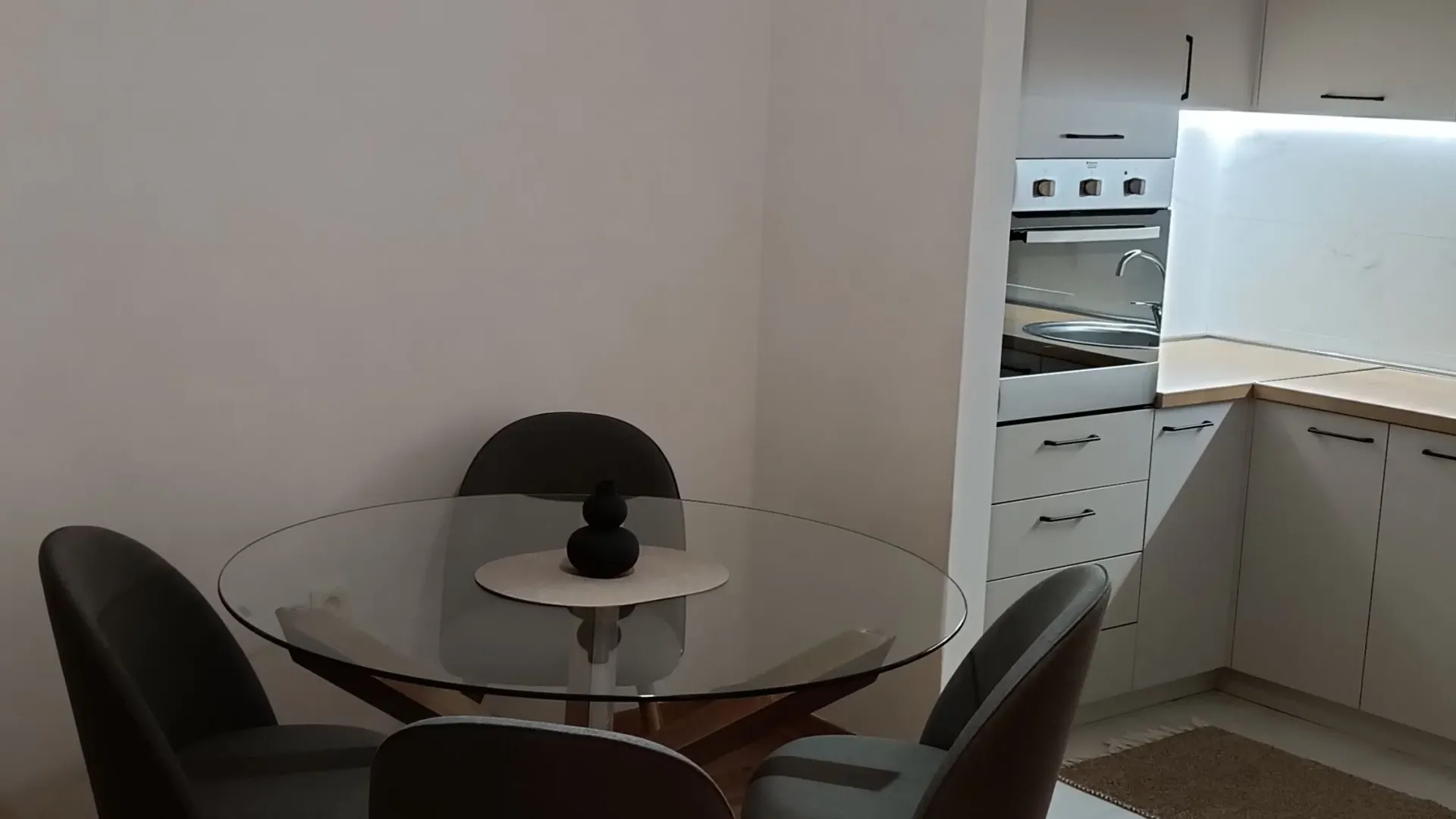 Rent, one bedroom apartment, 43m², Blok 6, Podgorica