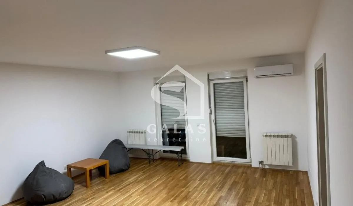 Rent, apartment, 93m², Stari Grad, Beograd